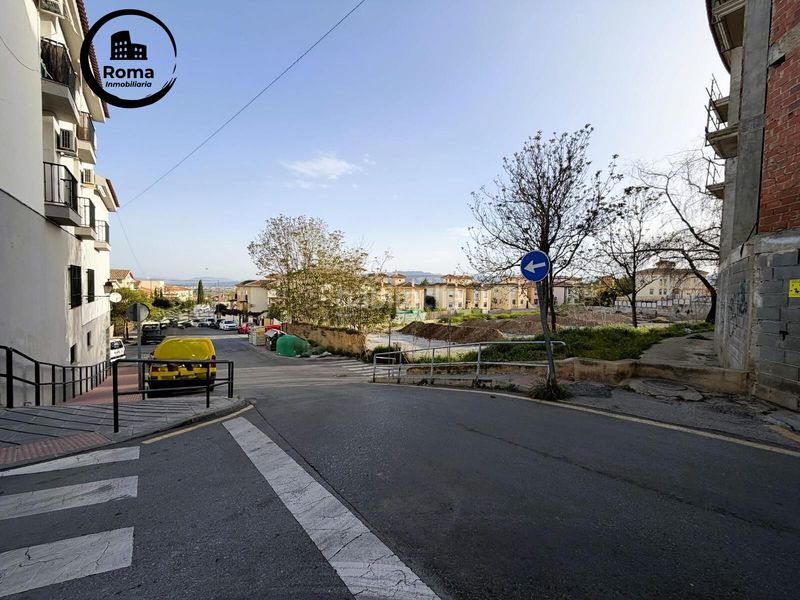 Foto 0214a008-7323-4c16-9c10-3909f1412b12. Aparcament cotxe a Cervantes Granada