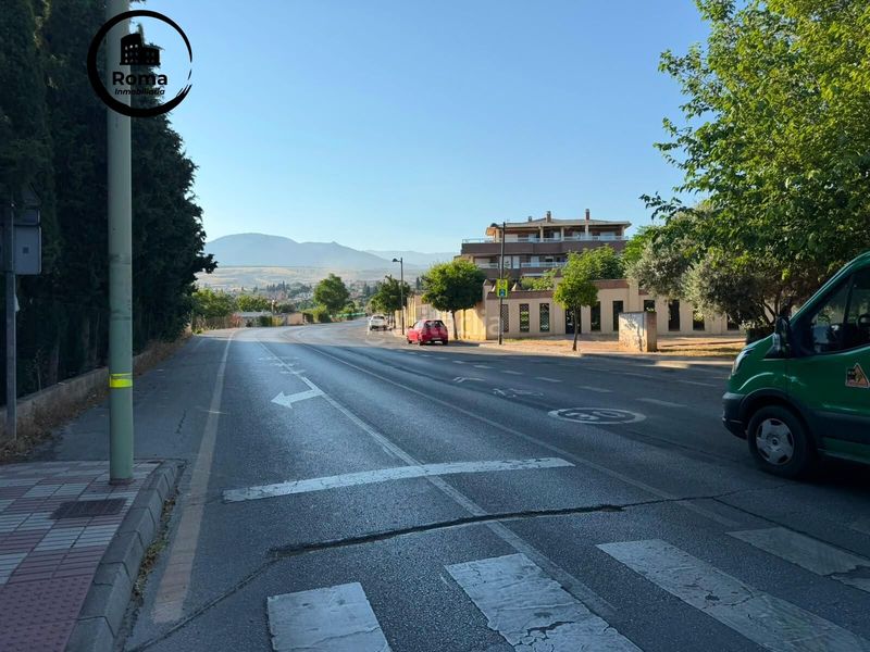 Foto 3d2293ee-12ad-4a1a-a5a2-d4d61781718f. Aparcament cotxe a Cervantes Granada