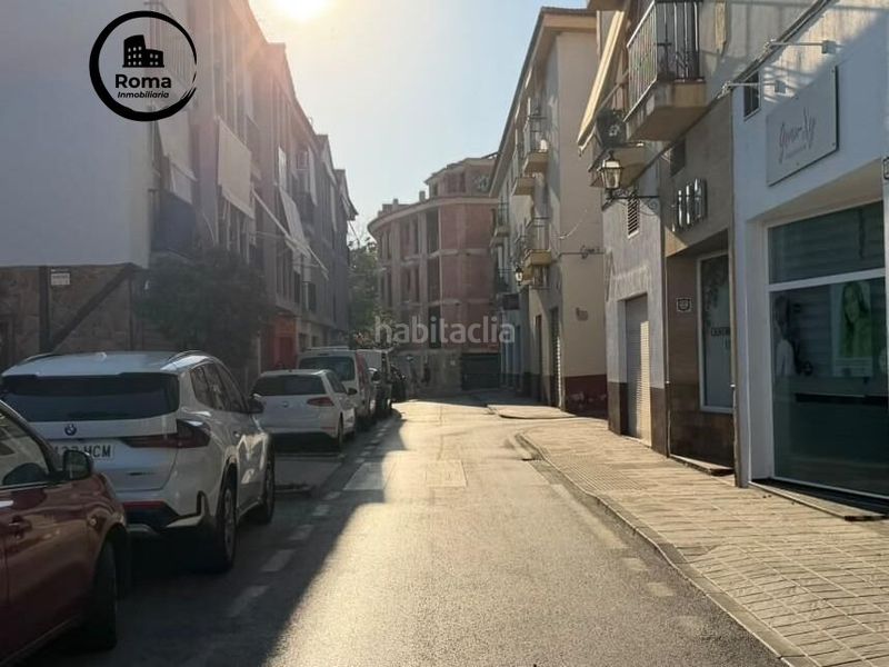 Foto bc078534-3865-40ac-813d-ee87a2d61bcc. Aparcament cotxe a Cervantes Granada