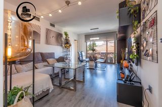 Appartamento in Huétor Vega. Piso amplio impresionante vistas 4 dormitorios garaje y trastero