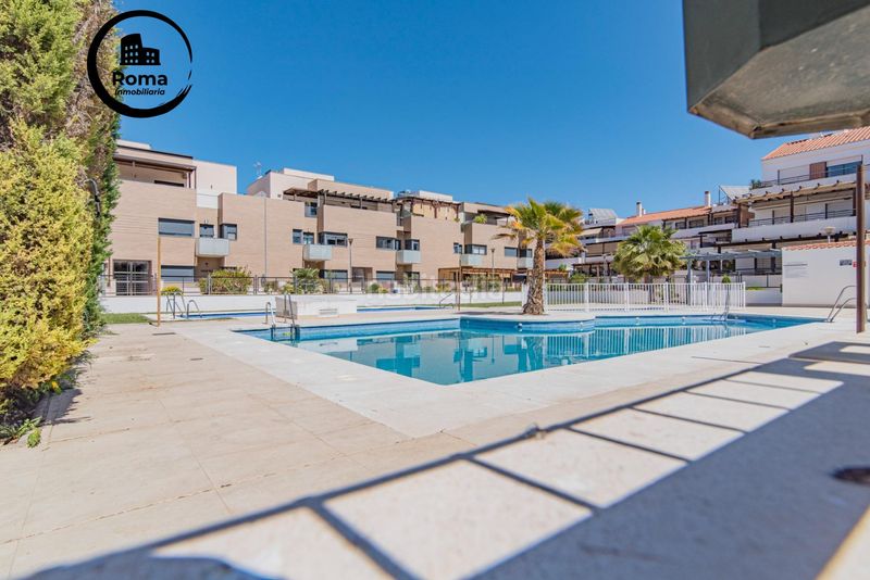 Foto f1f06263-cc40-4d1e-b6d0-4654229f3259. Pis amb piscina a Albolote