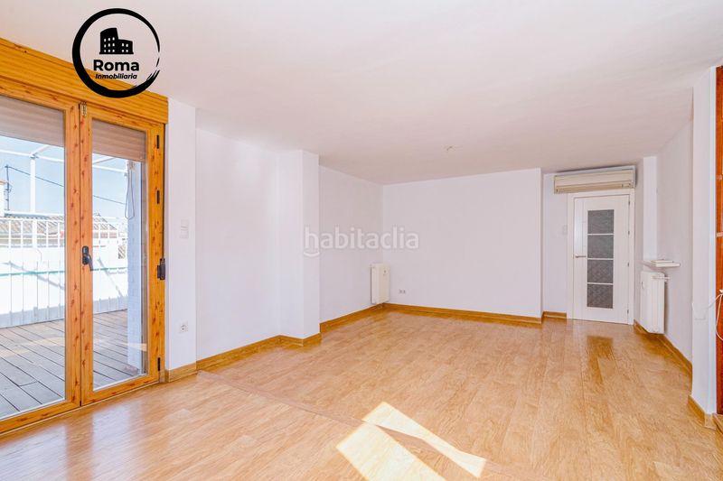 Foto 6ebf541c-fbbe-4164-a444-1f4d4937a892. Penthouse with heating in Camino de Ronda Granada