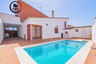 Casa en Íllora. ¡espectacular chalet en tocon, illora con piscina privada!