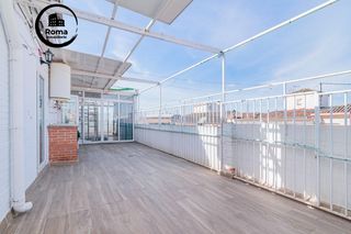 Penthouse in Camino de Ronda. Atico muy amplio con gran terraza en arabial