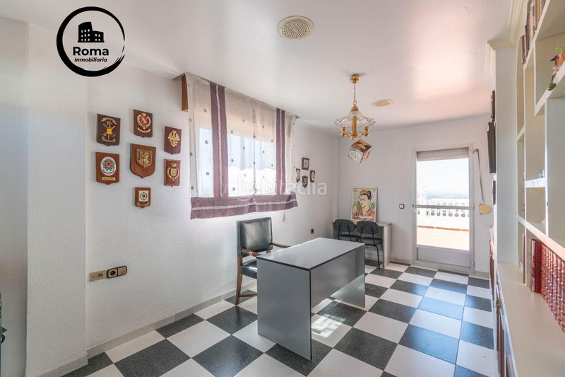 Foto 444b3907-db8f-48ef-976e-1c4d6904baeb. Maison avec parking dans Jun
