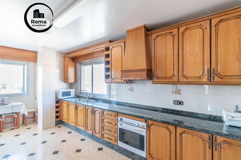 Foto f1cd2b84-d16f-4775-8da6-c0ebdd908e4e. Maison avec parking dans Jun