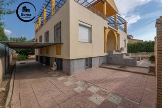 Casa a Ogíjares. Maravillosa chalet independiente en ogijares (lomalinda)