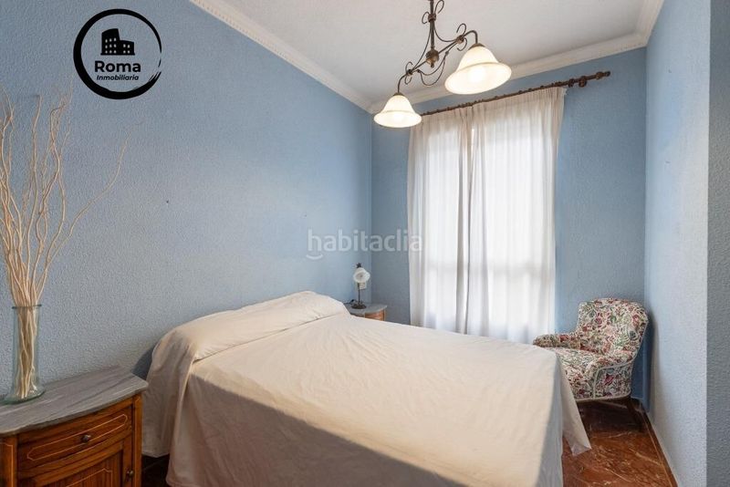 Foto 2f06a98a-ee14-4363-a520-362d3b22e08f. Casa adossada a Joaquina Eguaras Granada