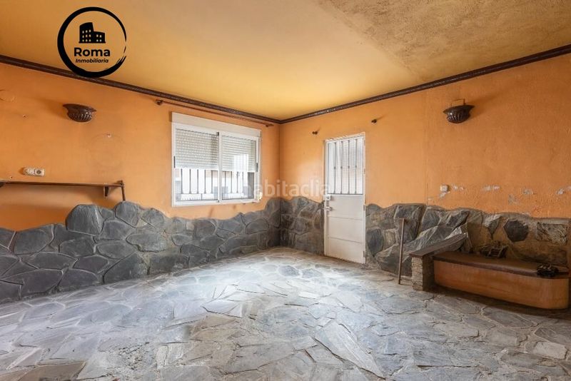 Foto 48daa11e-1185-403a-81bd-b124556e8f77. Casa adossada a Joaquina Eguaras Granada