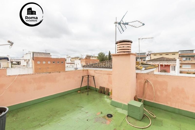 Foto 8ecdc6e1-6734-4518-8481-155a085da6d1. Casa adossada a Joaquina Eguaras Granada