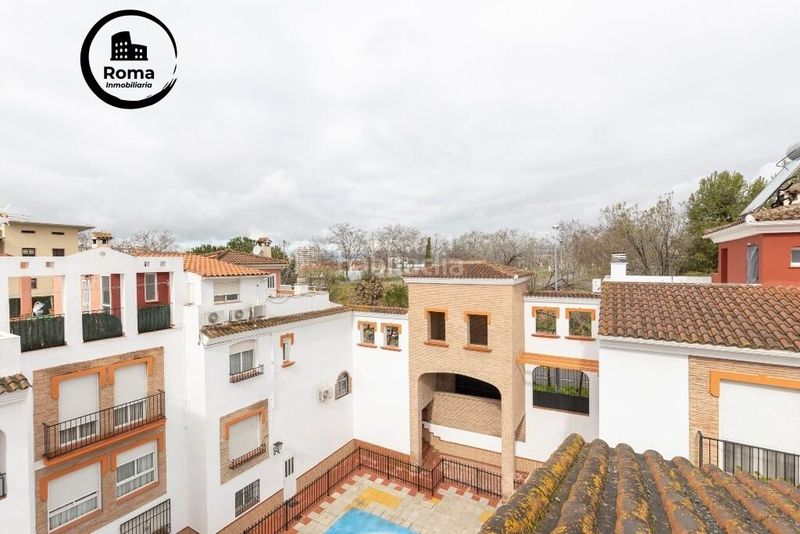 Foto ba14ca7f-284c-4153-ac3e-761606faf033. Casa adossada a Joaquina Eguaras Granada