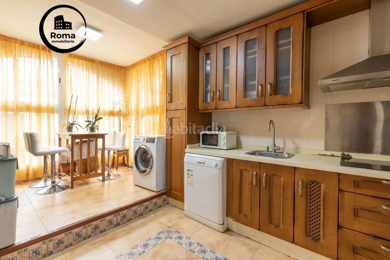 Foto f6884b4d-c394-4923-9878-9a029ca4b4e6. Casa adossada a Joaquina Eguaras Granada