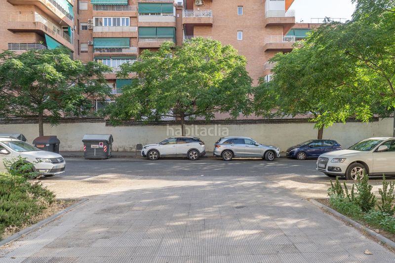 Foto 88f17549-6a49-404b-8f01-da4d12e709dd. Aparcament cotxe a Parque Lagos Granada