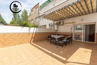 Casa a Maracena. Oportunidad en venta de casa adosada de tres dormitorios en mara