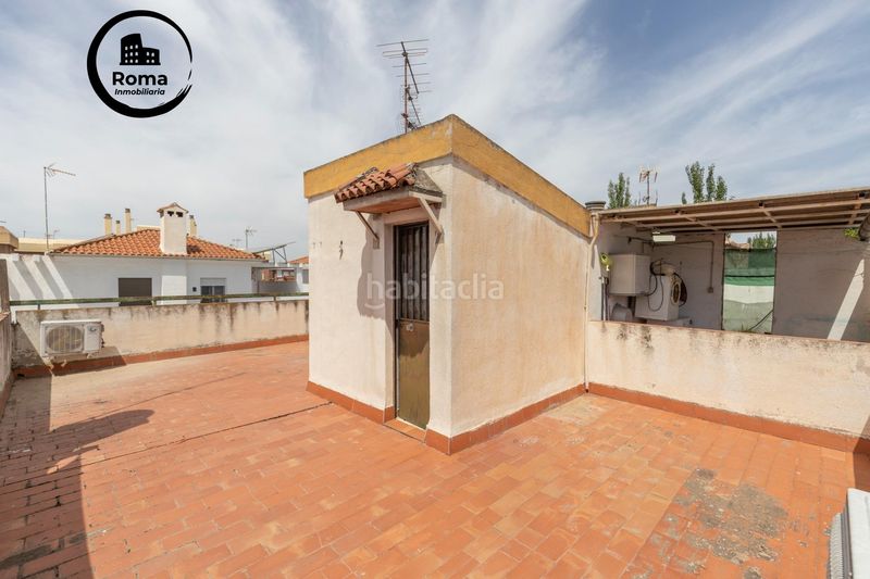 Foto 0dd2f711-ebea-4871-a894-a76e83dd714f. Casa amb aparcament piscina a Maracena