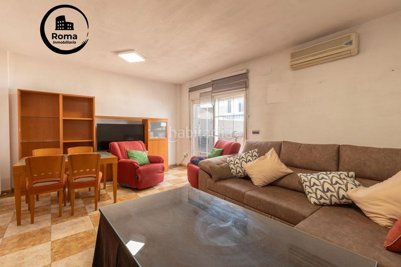 Foto d1f07baa-dbb9-4be3-90f9-eaf586eca97b. Casa amb aparcament piscina a Maracena