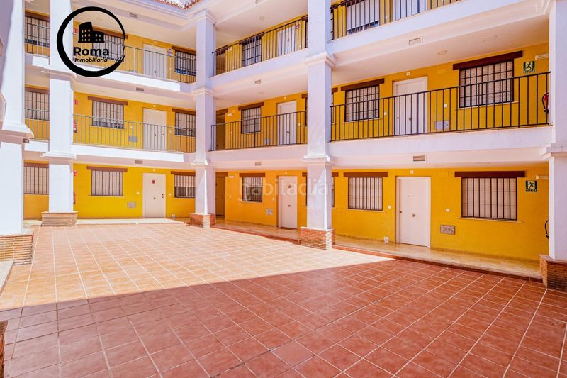 Foto c704b4ee-56e4-4ad5-9716-a9d0c4fc10e6. Pis amb calefacció a La Zubia Ciudad Zubia (La)