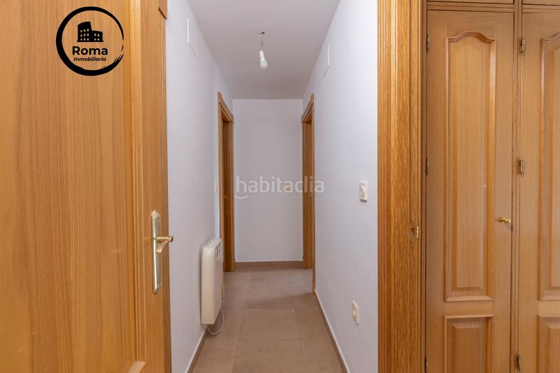 Foto f4632e6f-f0cd-43ce-82af-336608052c85. Piso  con terraza ! en Atarfe