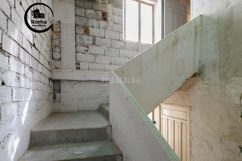 Foto 0a615e5e-25a9-46ee-be57-f16509daf547. Edifici a Baza