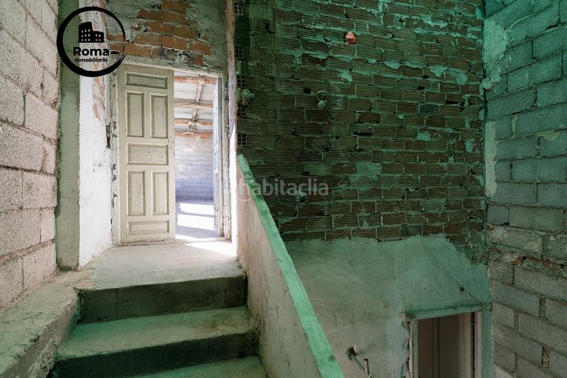 Foto 6c026b92-2fb1-4a89-a235-90ebb2e519b6. Edifici a Baza