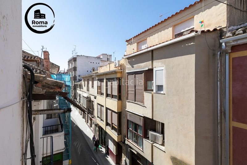 Foto a42c7a67-afd4-48e8-8e5d-104e686e1b27. Edifici a Baza