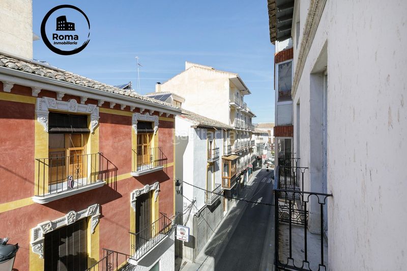 Foto c3b62db8-5e62-437f-aaad-d940480c8b40. Edifici a Baza