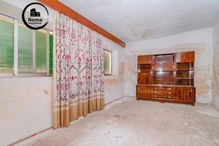 Casa a Residencial Triana - Barrio Alto. Casa para reformar en el centro de las gabias!!!!
