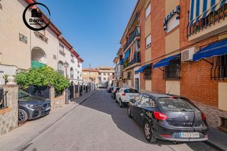 Flat in La Zubia Ciudad. ¡vive en el corazón de la zubia! ?? piso luminoso y listo para t