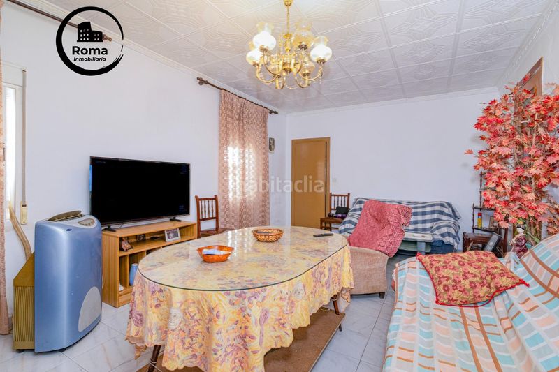 Foto dcbb9fce-fce7-4a03-a175-558b35397317. Casa amb xemeneia a Barrio de la Vega Monachil