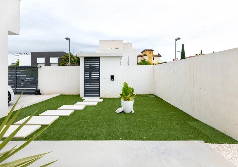 Foto a8b3ce64-773f-4b11-b2fb-7363edddaa0e. Casa amb calefacció piscina a La Zubia Ciudad Zubia (La)