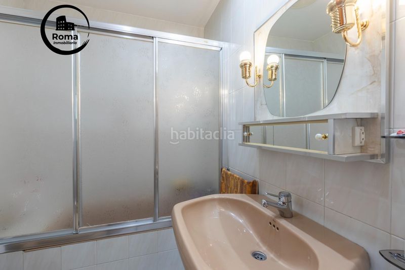 Foto bbc7e1e4-43d6-48f3-b75a-5ba6a48f94a9. Edifici a Jun