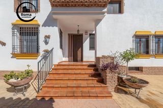 Chalet in Cúllar Vega. ¡¡ impresionante chalet dividido en dos viviendas con piscina y