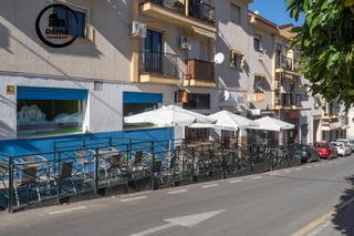 Local commercial  Calle calderon de la barca. Se vende céntrico bar restaurante de 92 m2 en la zubia