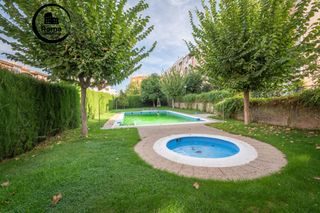Flat in Parque Nueva Granada. Piso de 3 dormitorios 2 baños con piscina, garaje y terraza con