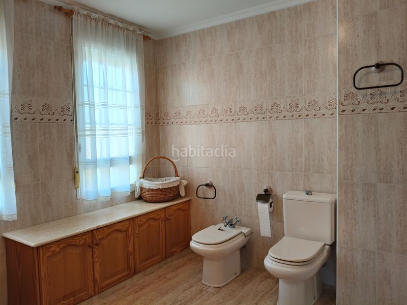 Foto 1f54902c-b551-4637-9f07-54aae17acbcf. Casa ofrecemos a la venta un edificio singular con una superficie total de 422 mâ , ubicado en la encantadora localidad de la romana, c en Romana (la)