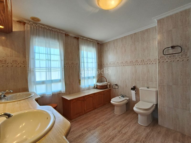 Foto 9f985d2e-ac33-4edf-98c5-1a29fd93ba6e. Casa ofrecemos a la venta un edificio singular con una superficie total de 422 mâ , ubicado en la encantadora localidad de la romana, c en Romana (la)