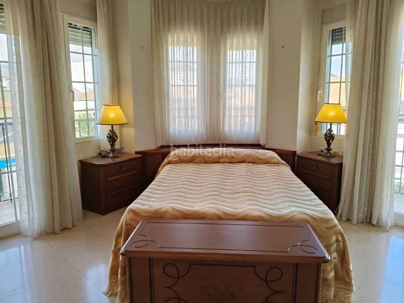 Foto b6957226-8645-45bf-8928-443ab496908a. Casa ofrecemos a la venta un edificio singular con una superficie total de 422 mâ , ubicado en la encantadora localidad de la romana, c en Romana (la)