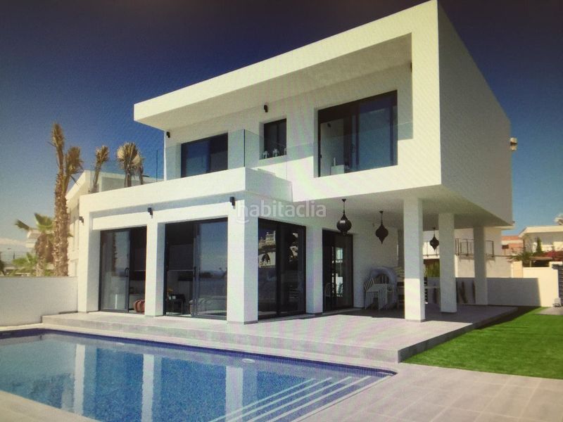 Foto efd31d82-da70-454c-bd89-5f4493e728a7. Casa amb piscina a Romana (la)