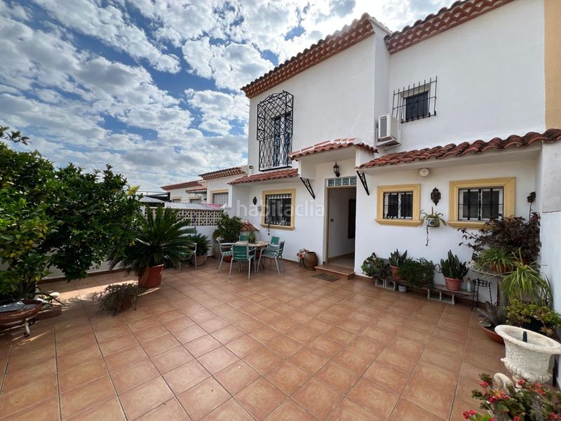Foto 16b11e90-5d30-4dd1-9af9-2d7bf29e6672. Casa adossada amb piscina a Varadero Nucia (la)