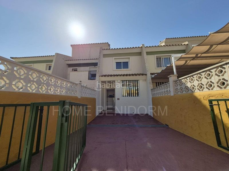 Foto 64f982ea-9774-4a80-b6e2-2bdaf5c1649c. Casa adossada amb aparcament piscina a balcón de Finestrat-terra marina Finestrat
