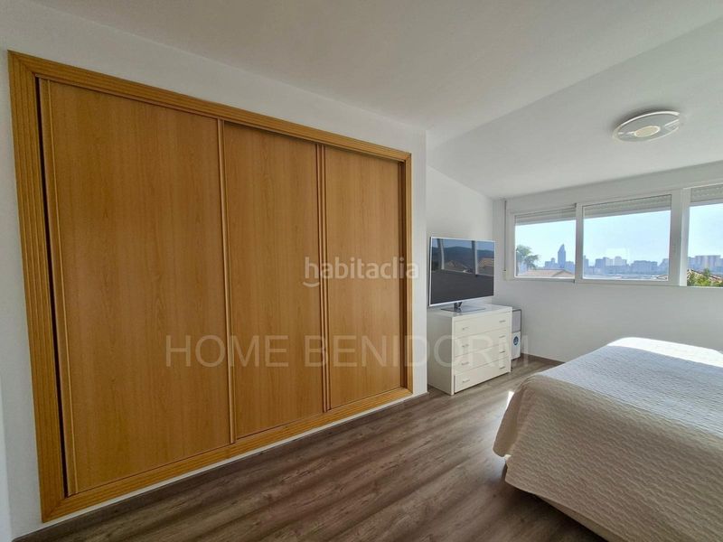 Foto c8d89dfd-2f9c-4ac1-ae36-aeedef4d1071. Casa adossada amb aparcament piscina a balcón de Finestrat-terra marina Finestrat