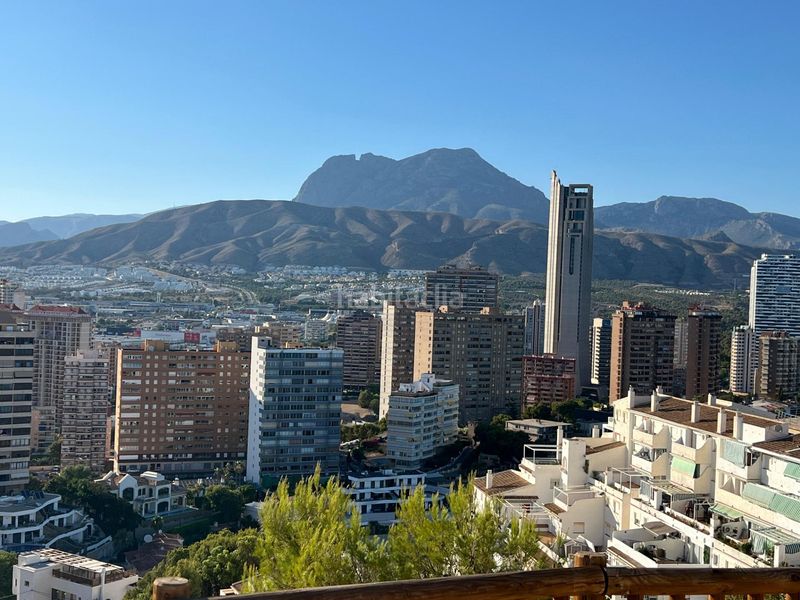 Foto 32cee8d4-25e8-45b1-9b11-ed12f9edbb27. Apartament amb aparcament piscina a Playa Poniente Benidorm