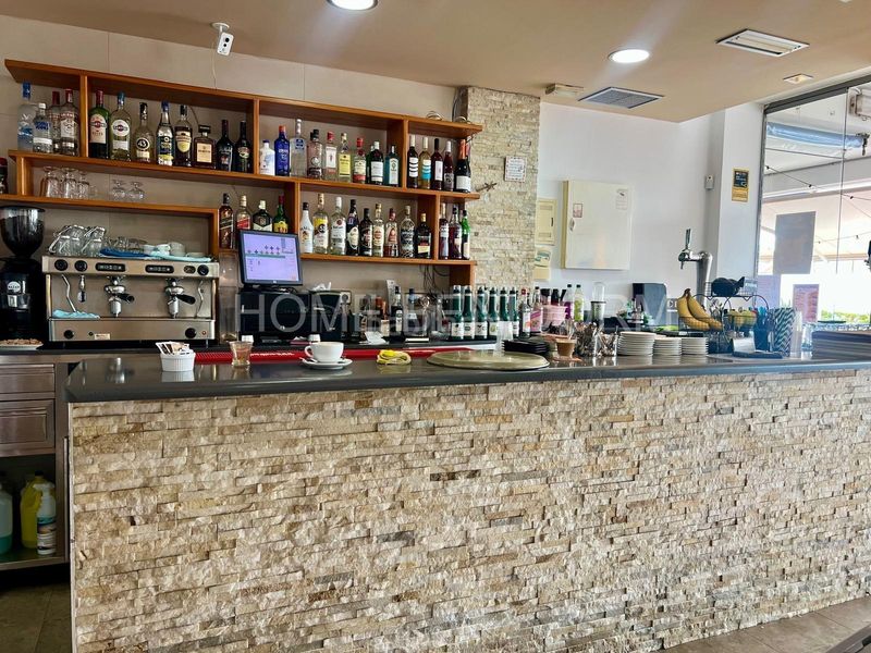 Foto 29875fef-fbe3-4307-b77b-c33cefcd9347. Local comercial a Playa Poniente Benidorm
