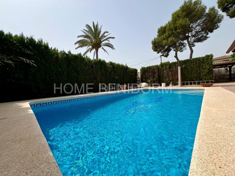 Foto 7c73c6df-d8f1-4cd2-9769-3e96baebd411. Xalet amb aparcament piscina a Urbanizaciones Benidorm