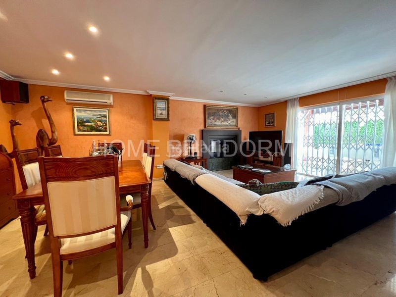 Foto fe223fac-4eb0-4e42-bd75-f24044f5bb15. Xalet amb aparcament piscina a Urbanizaciones Benidorm