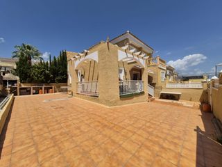 Casa in Varadero. Bungalow pareado de esquina pinar de garaita la nucía