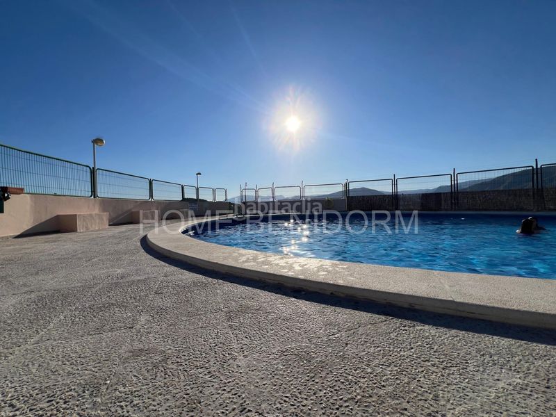 Foto 266a63c1-5937-445a-9ad0-e6f2239337ca. Apartament amb aparcament piscina a Playa Poniente Benidorm