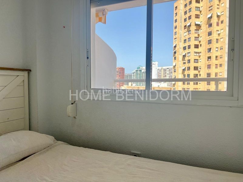 Foto ba1651c9-88ca-4f7c-861d-e7da1adeceeb. Apartament amb aparcament piscina a Playa Poniente Benidorm