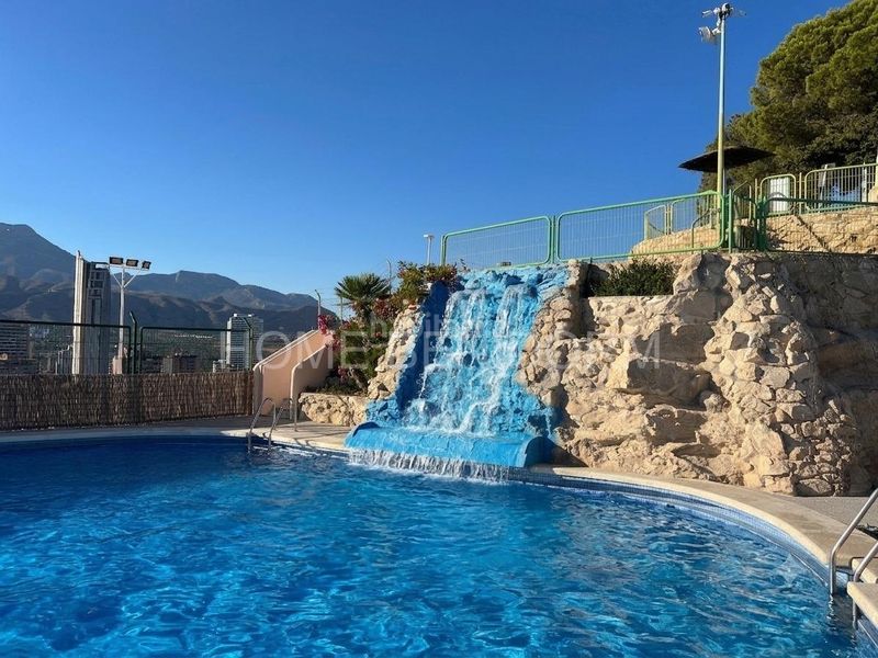 Foto ebfbf2a8-98d0-4aaf-8c7c-fcd68ebaa64f. Apartament amb aparcament piscina a Playa Poniente Benidorm