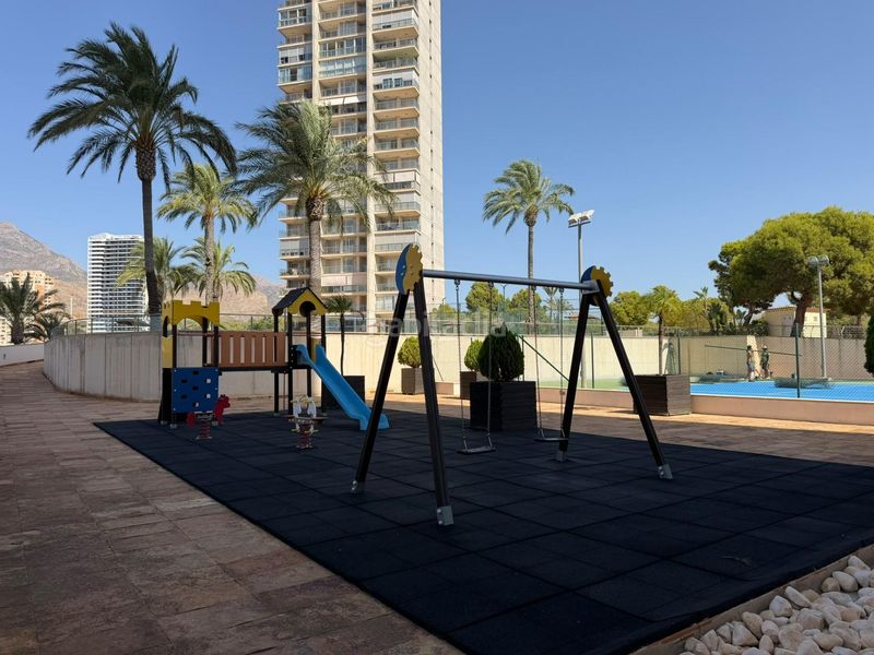 Foto c57a6f24-9829-49e3-a591-c84b36fc44cd. Piso  a la venta en poniente en Via Parque Benidorm